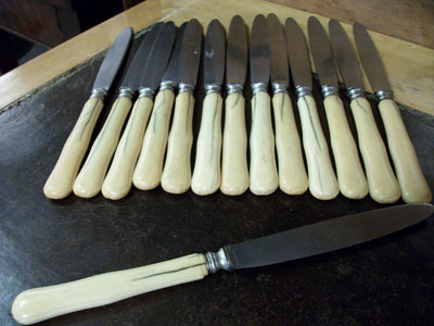 14 couteaux  fromage manche en ivoire